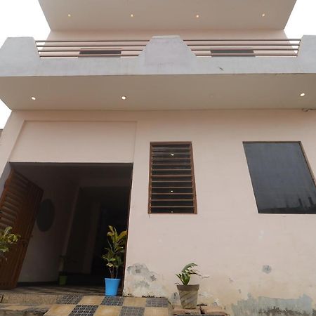 Awesome Home Stay Agra  Exteriör bild